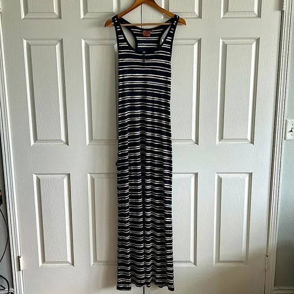 Tory Burch Luxurious 💯% Silk Long Navy/Cream Striped Maxi Dress **Size M** - Picture 1 of 5